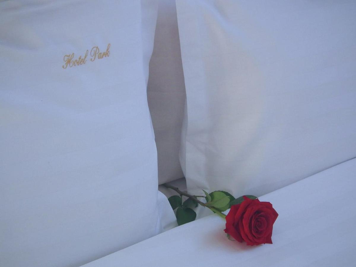 Park Luxury Rooms Predeal Exterior photo